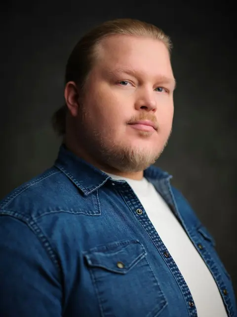 Corben Kushneryk, actor headshot, Edmonton