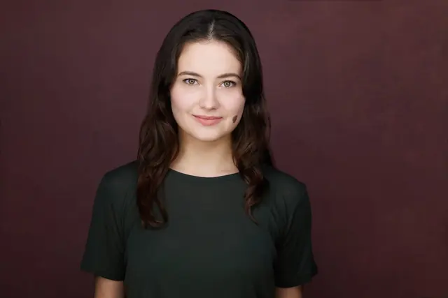 Hannah Wigglesworth, actor headshot, Edmonton