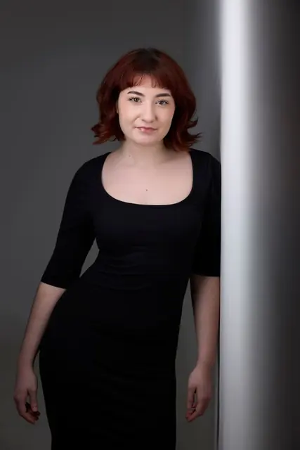 Laura Cervera Fuentes, actor headshot, Edmonton