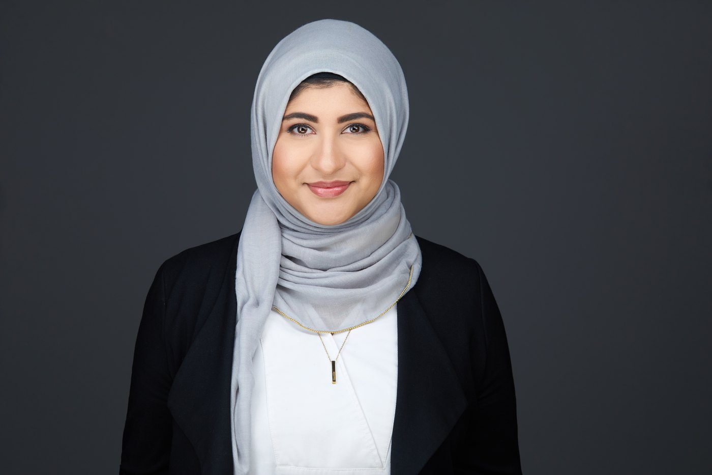 Anisa Dattu, corporate headshot, Edmonton